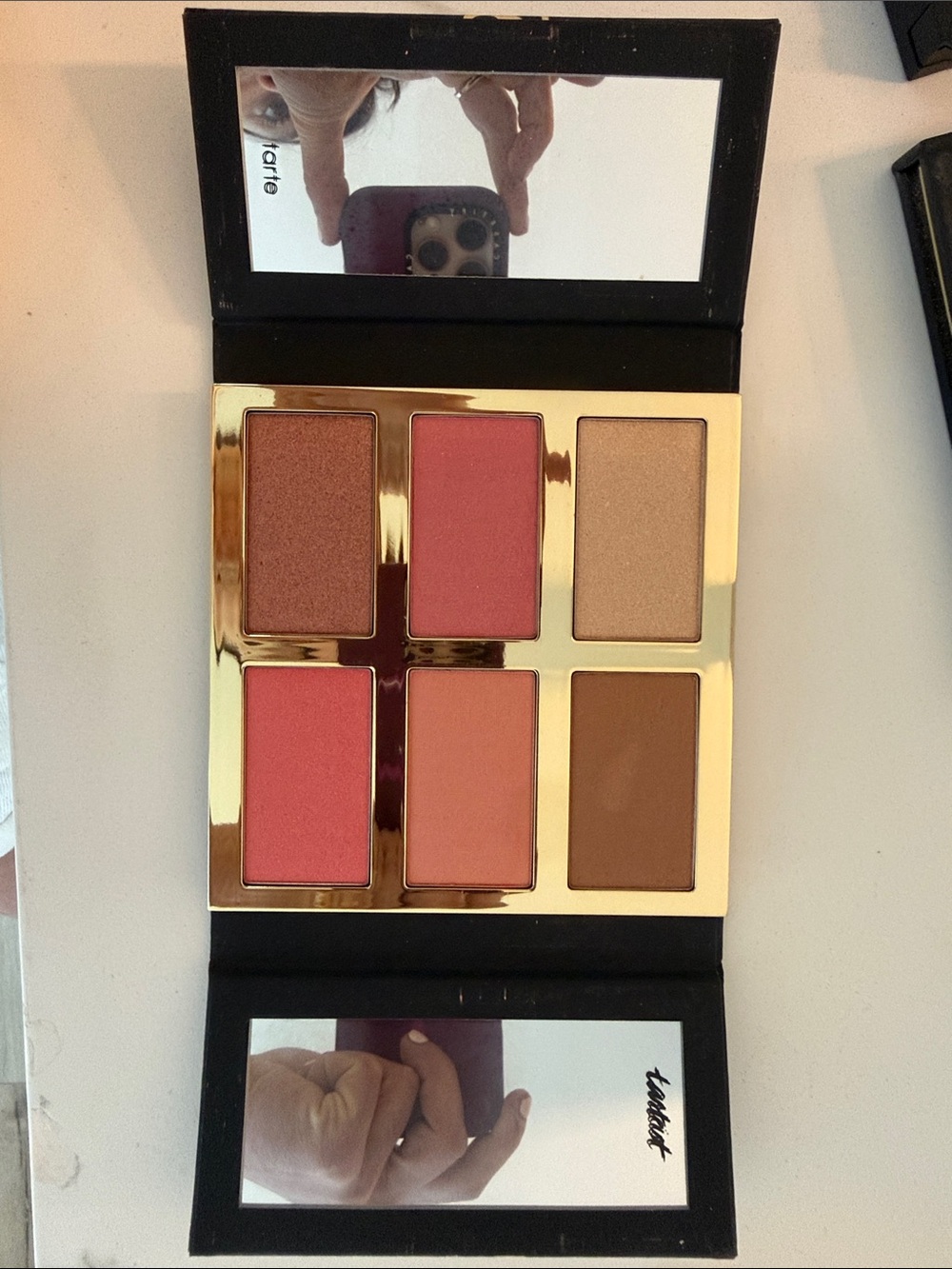 tarte Tarteist Pro Glow & Blush Palette — Bright Pink Accents - Picture 3 of 4